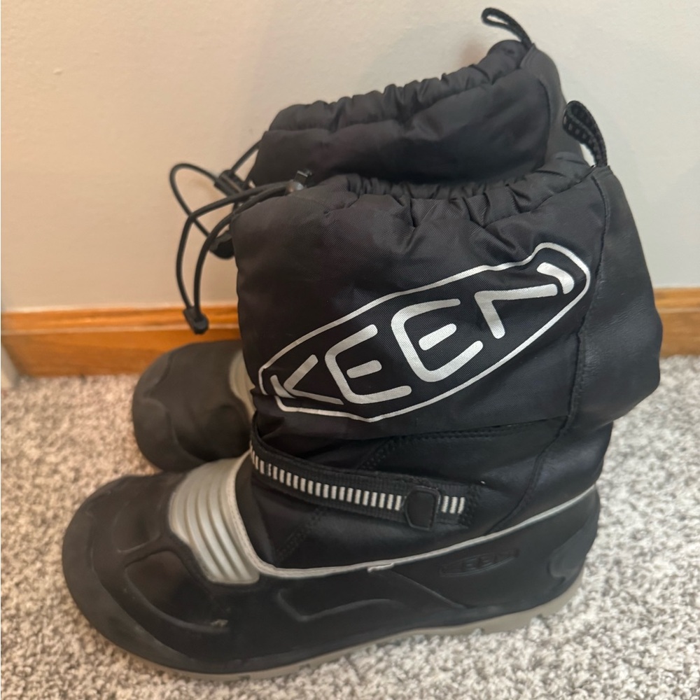 Keen Boots Snow Troll WP Unisex Black Insulated Waterproof Size 8.5M 10W